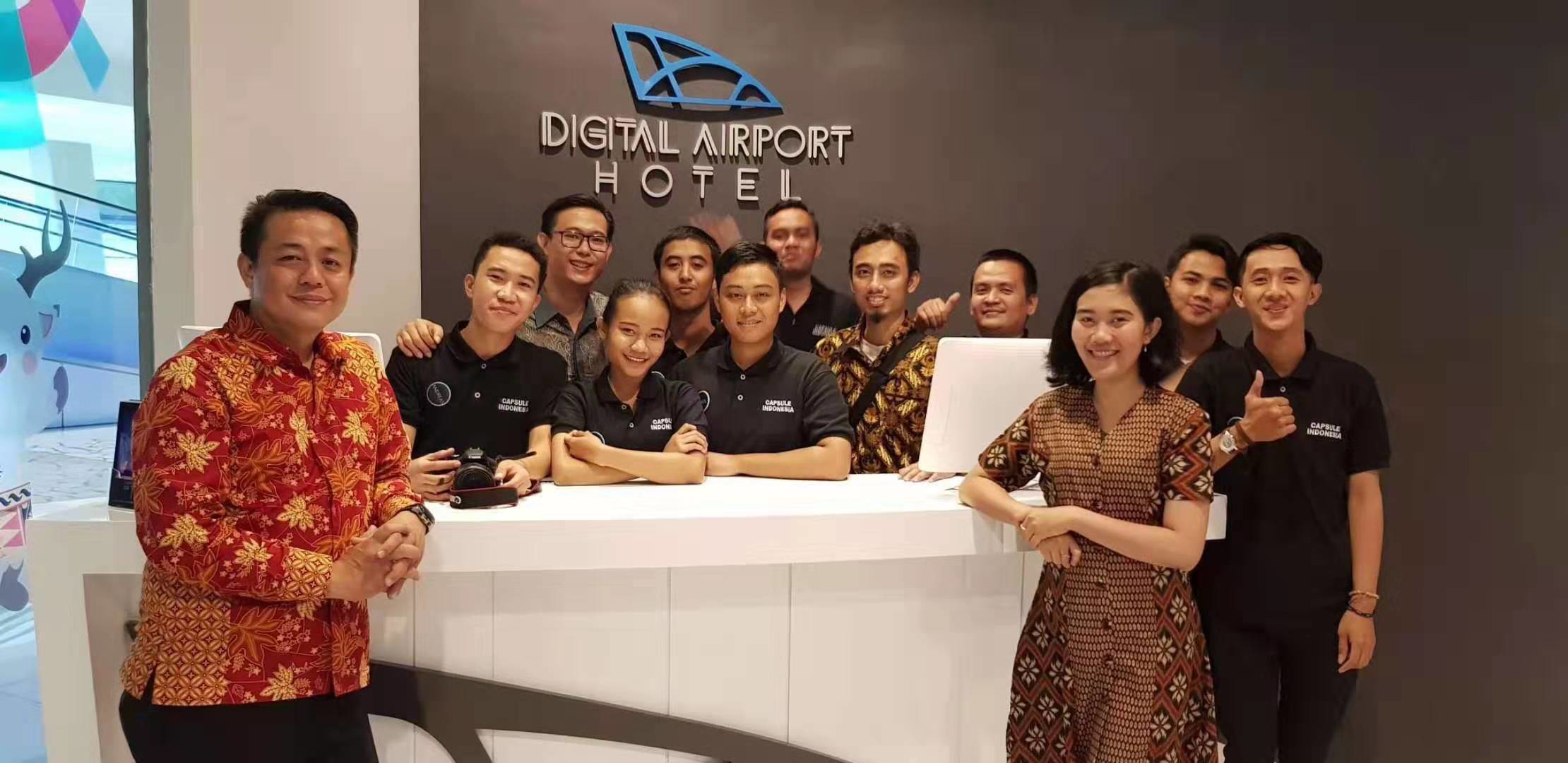 Laatste bedrijfscasus over Het hotel van de de luchthavencapsule van Djakarta
